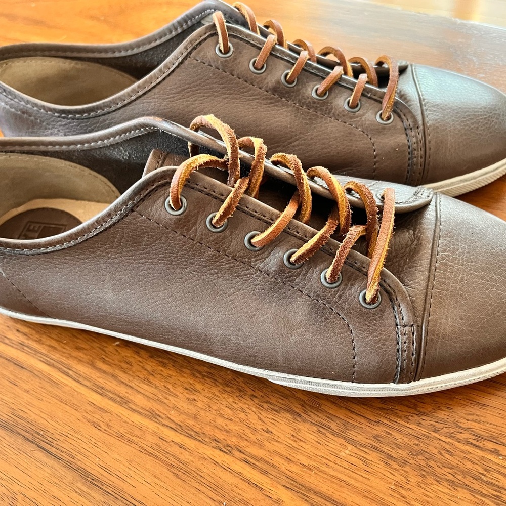 NEW FRYE Casual Leather Sneakers
NEW without tags
Women’s size 9.5
Grayish/brown